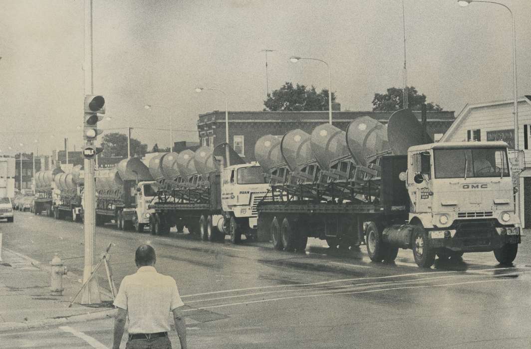 Businesses and Factories, traffic light, snowplow, Cities and Towns, Iowa History, Iowa, Motorized Vehicles, Waverly Public Library, truck, Waverly, IA, Main Streets & Town Squares, history of Iowa