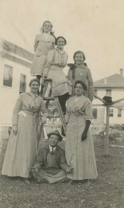 ladder, Portraits - Group, Iowa History, Iowa, pyramid, Families, Charles City, IA, Cook, Mavis, history of Iowa