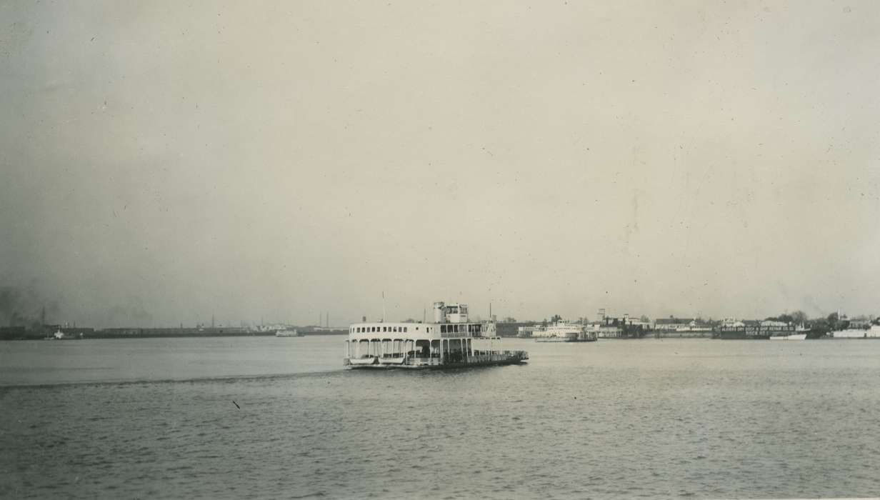 Travel, history of Iowa, Iowa History, Motorized Vehicles, Lakes, Rivers, and Streams, Iowa, boat, McMurray, Doug, New Orleans, LA, ferry