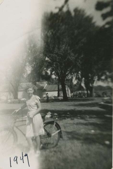 Outdoor Recreation, Iowa, bike, Henderson, Dan, history of Iowa, Portraits - Individual, bicycle, Logan, IA, Iowa History