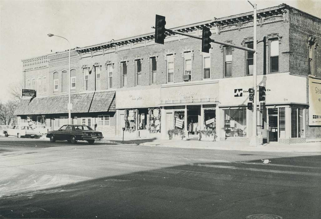 Main Streets & Town Squares, streetlights, history of Iowa, Iowa History, Motorized Vehicles, Businesses and Factories, car, business, Waverly, IA, Iowa, Cities and Towns, Waverly Public Library