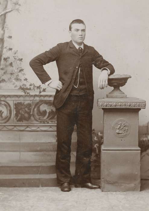 vest, pocket watch chain, sack coat, history of Iowa, Iowa History, four in hand tie, Arensdorf, Maureen, man, Iowa, Cedar Rapids, IA, painted backdrop, suit, Portraits - Individual