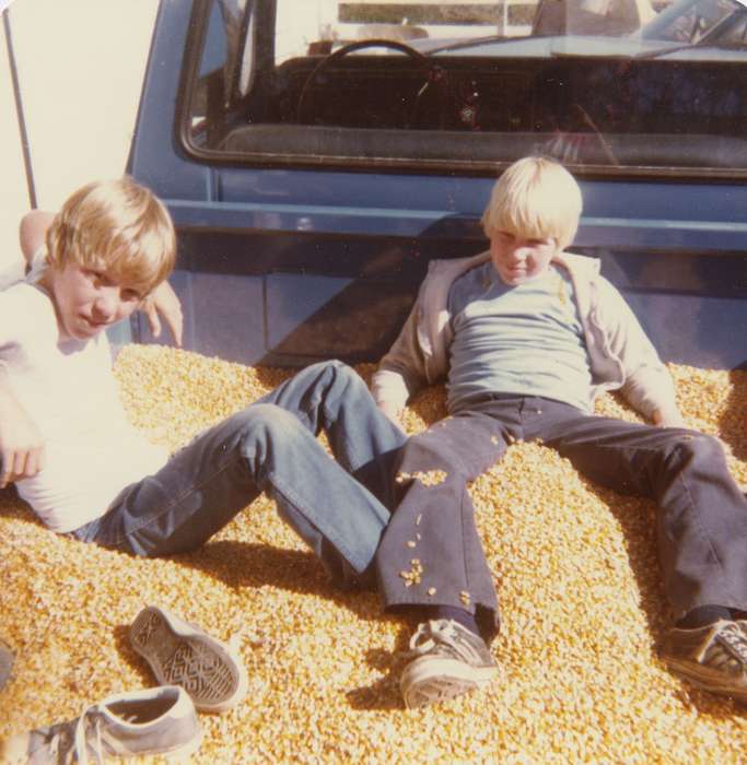 history of Iowa, Iowa History, pickup truck, Kearns, Kim, truck, corn, Donnellson, IA, Motorized Vehicles, Iowa, Food and Meals, Children, pickup