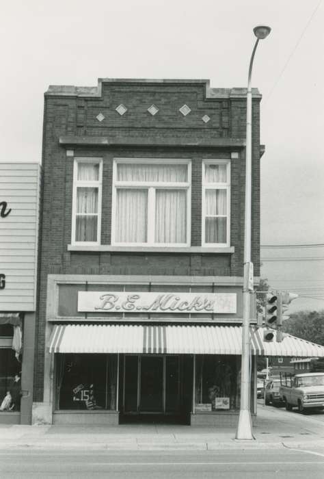 clothing store, correct date needed, main street, Waverly Public Library, Main Streets & Town Squares, Iowa, history of Iowa, Iowa History, Businesses and Factories