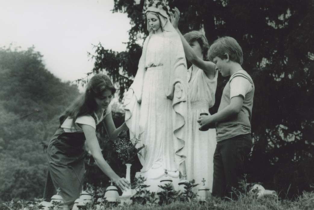 Haight, Jeannie, statue, Cemeteries and Funerals, history of Iowa, Iowa History, Iowa, church, Lansing, IA, cemetery, Religion