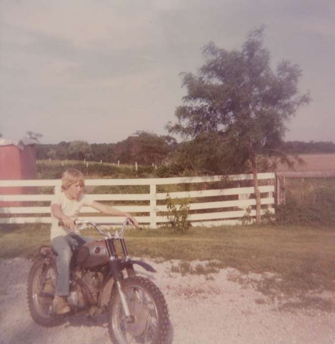 history of Iowa, Iowa History, dirt bike, Motorized Vehicles, Donnellson, IA, Kearns, Kim, motorcycle, Iowa, fence, Farms, Children