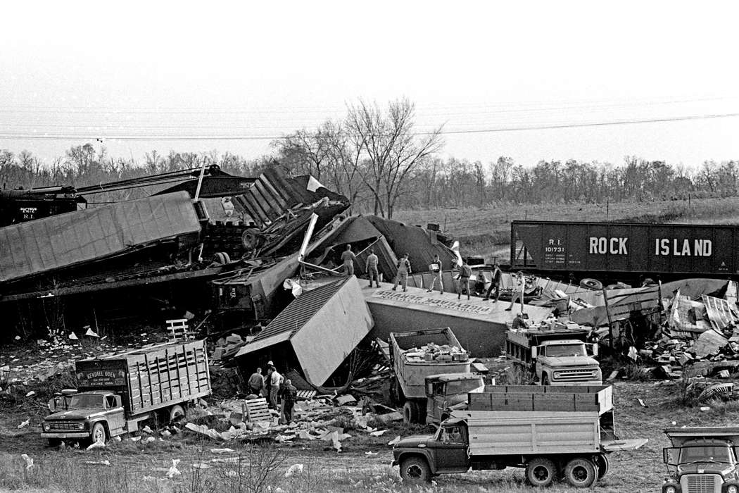 train crash, history of Iowa, Iowa History, truck, Wrecks, Motorized Vehicles, railroad, Iowa, Lemberger, LeAnn, Centerville, IA, Labor and Occupations