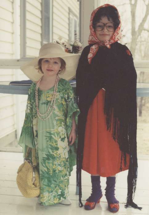 Portraits - Group, history of Iowa, Iowa History, dress up, Potter, Lissa, glasses, costume, Iowa, purse, Children, hat, Okoboji, IA