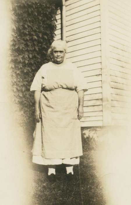 history of Iowa, Iowa, Anderson, Lydia, Portraits - Individual, apron, Iowa History, Fort Madison, IA, woman