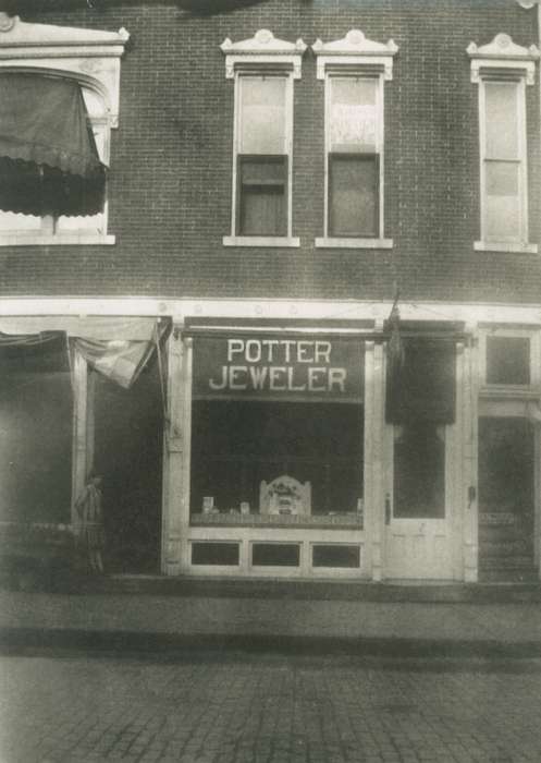 Main Streets & Town Squares, windows, history of Iowa, Iowa History, IA, Businesses and Factories, store, jewelry store, Iowa, jeweler, Cities and Towns, LeQuatte, Sue, store front