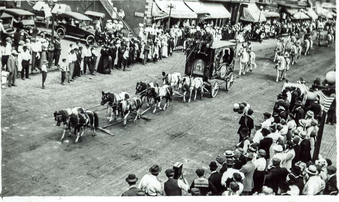 Iowa, parade, Animals, storefront, horse, Entertainment, Anamosa, IA, Anamosa Library & Learning Center, history of Iowa, Main Streets & Town Squares, Iowa History