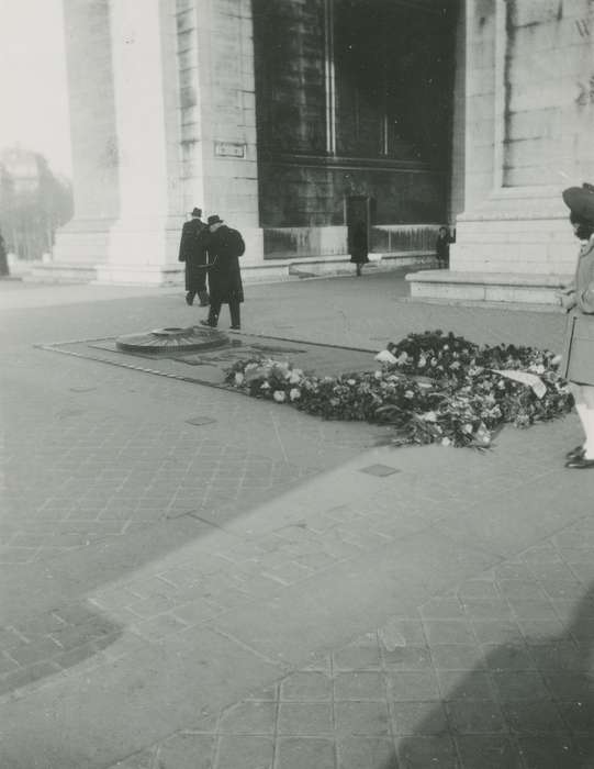 Military and Veterans, Paris, grave, Campopiano Von Klimo, Melinda, Iowa History, Iowa, history of Iowa