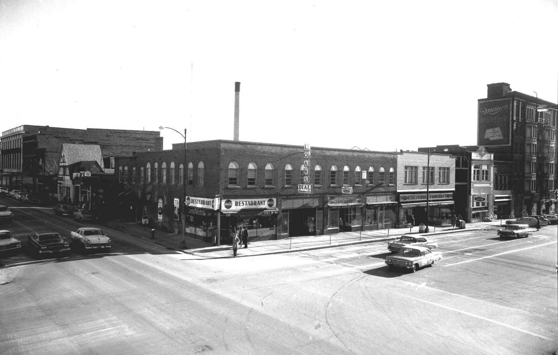 Businesses and Factories, car, storefront, Iowa History, Iowa, Motorized Vehicles, Lemberger, LeAnn, Ottumwa, IA, store, history of Iowa