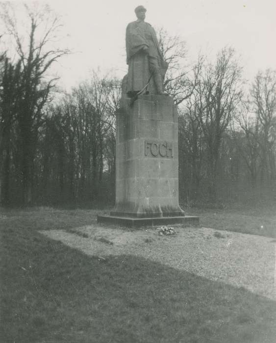 Travel, history of Iowa, sculpture, Campopiano Von Klimo, Melinda, Reims, Iowa, statue, Iowa History