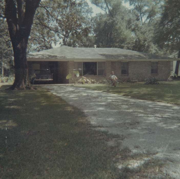 Iowa, USA, driveway, Homes, yard, house, history of Iowa, Spilman, Jessie Cudworth, Iowa History