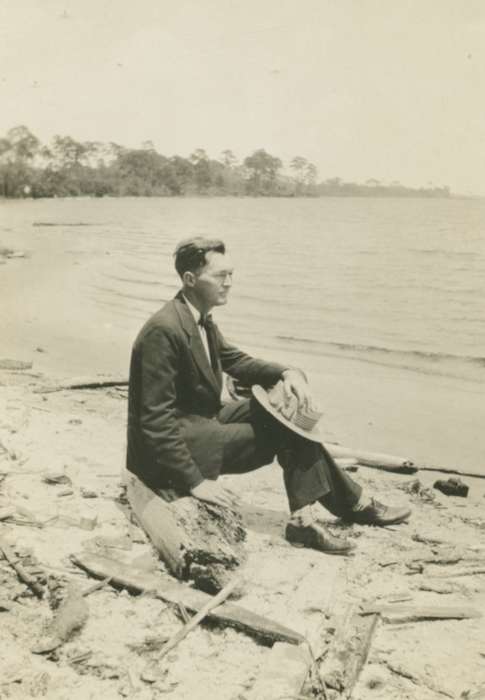 lake, history of Iowa, Iowa History, Eddyville, IA, Lakes, Rivers, and Streams, Iowa, hat, Anderson, Lydia, Portraits - Individual