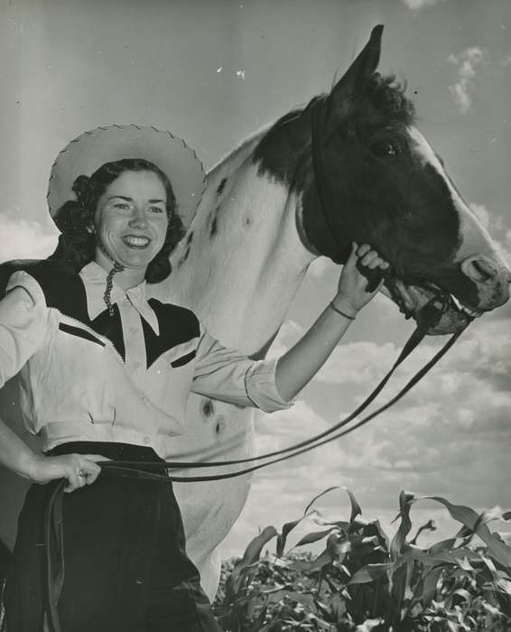 Iowa, cowgirl, Animals, Fink-Bowman, Janna, Iowa History, cowboy hat, horse, cornfield, West Union, IA, Portraits - Individual, history of Iowa, costume