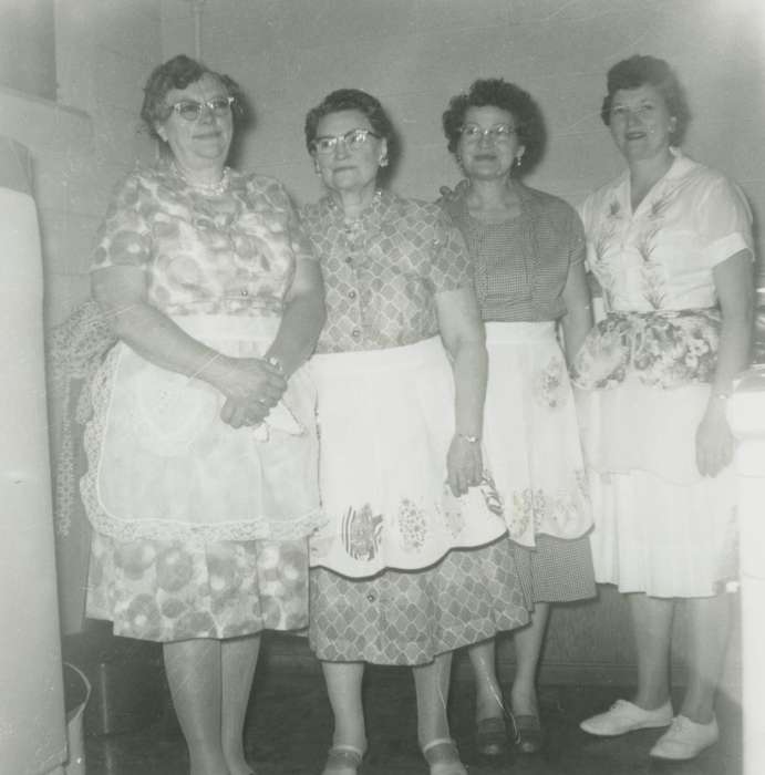 Portraits - Group, apron, Iowa History, Iowa, Griesert, Lori, Bremer County, IA, history of Iowa