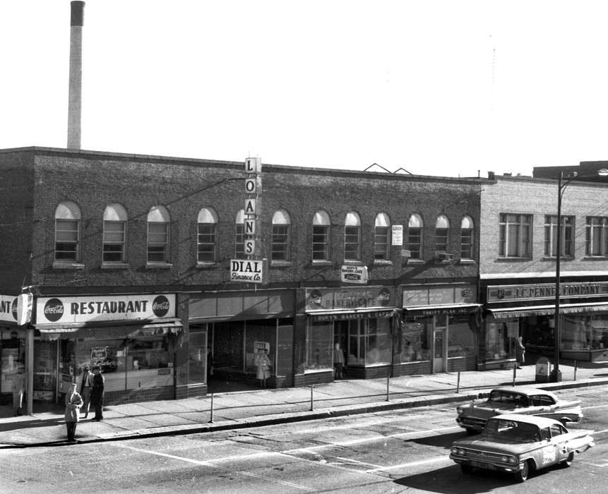 Lemberger, LeAnn, storefront, Motorized Vehicles, Iowa History, store, Iowa, history of Iowa, Businesses and Factories, car, Ottumwa, IA