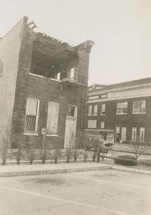 Main Streets & Town Squares, history of Iowa, Iowa History, Wrecks, Businesses and Factories, brick building, Waverly, IA, Iowa, Cities and Towns, Waverly Public Library, storm damage