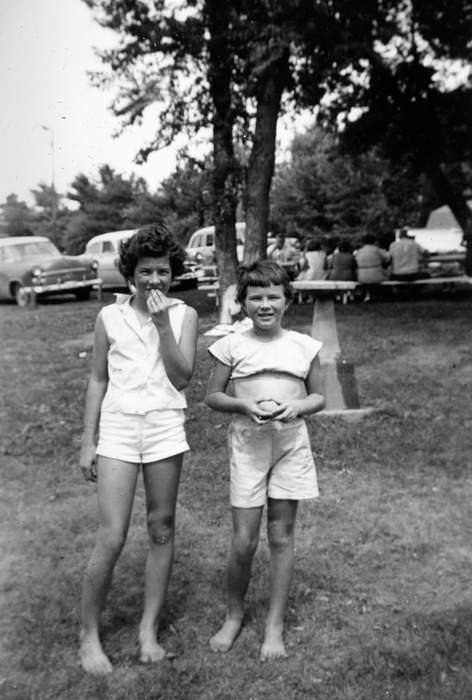 girl, park, Leisure, Iowa History, Iowa, Karns, Mike, Cedar Rapids, IA, Children, history of Iowa