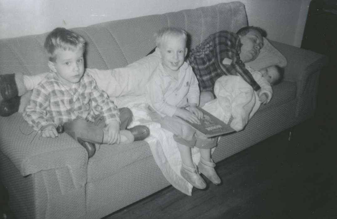 baby, Glaza, Dave, Iowa History, Children, Iowa, history of Iowa, Portraits - Group, Homes, nap, Families, couch, Des Moines, IA