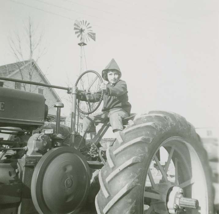 Farming Equipment, history of Iowa, Iowa History, IA, john deere, tractor, Iowa, Farms, Children, Fredericks, Robert