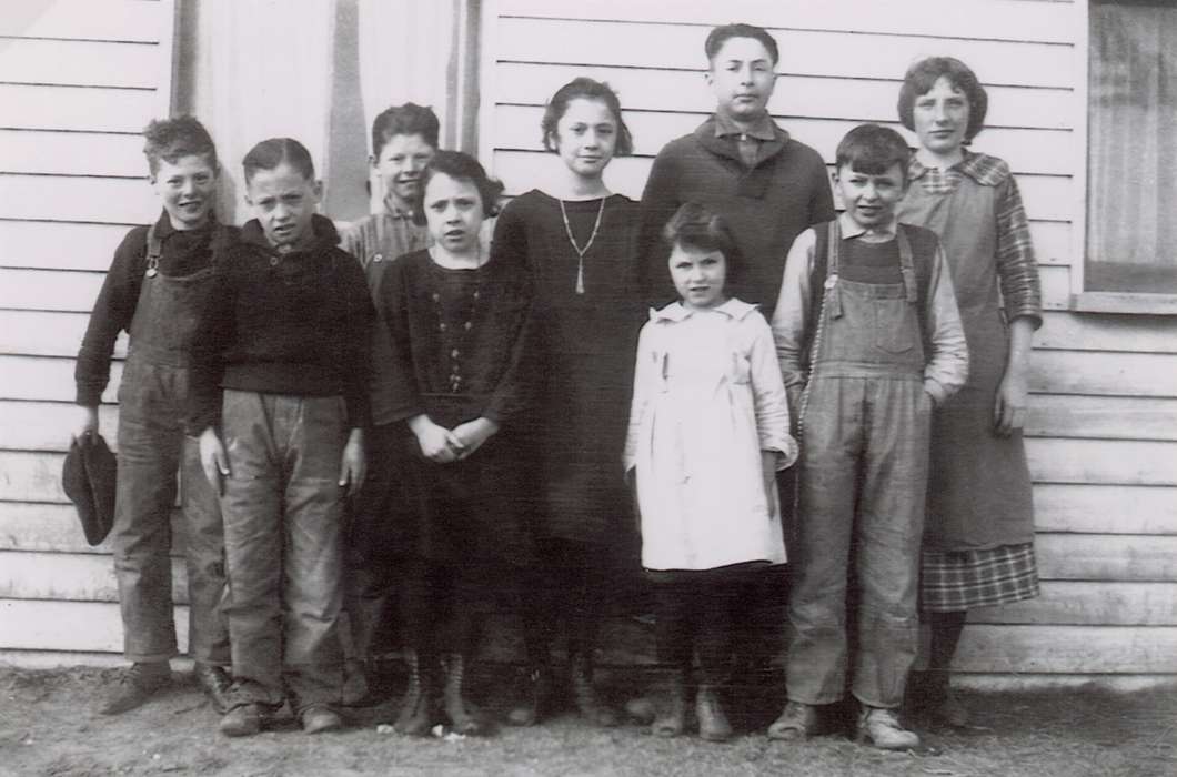 class, history of Iowa, Iowa History, Fisher, Jennifer, one room schoolhouse, Sigourney, IA, Iowa, Children, twins, Schools and Education, school