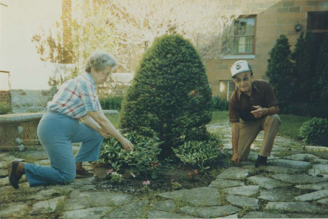 Waverly Public Library, gardening, Iowa History, history of Iowa, Iowa, Leisure, Waverly, IA