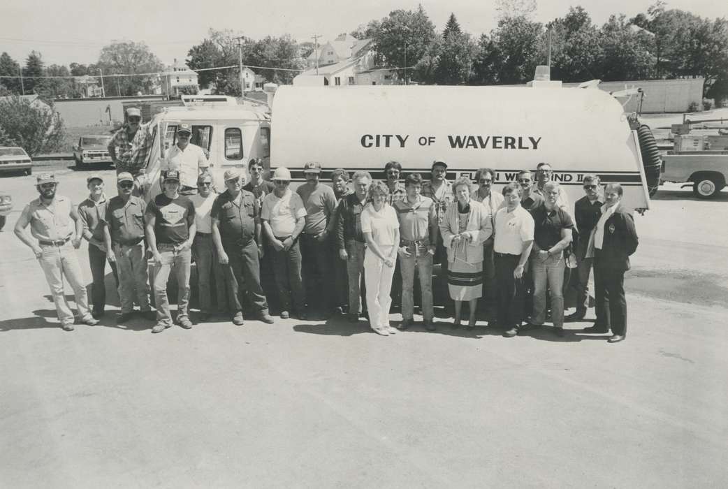 Portraits - Group, history of Iowa, Iowa History, Motorized Vehicles, group photo, Waverly, IA, Iowa, Waverly Public Library, Labor and Occupations