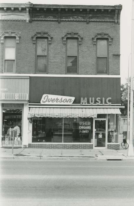 Main Streets & Town Squares, main street, history of Iowa, Iowa History, Businesses and Factories, Iowa, correct date needed, Waverly Public Library, music store