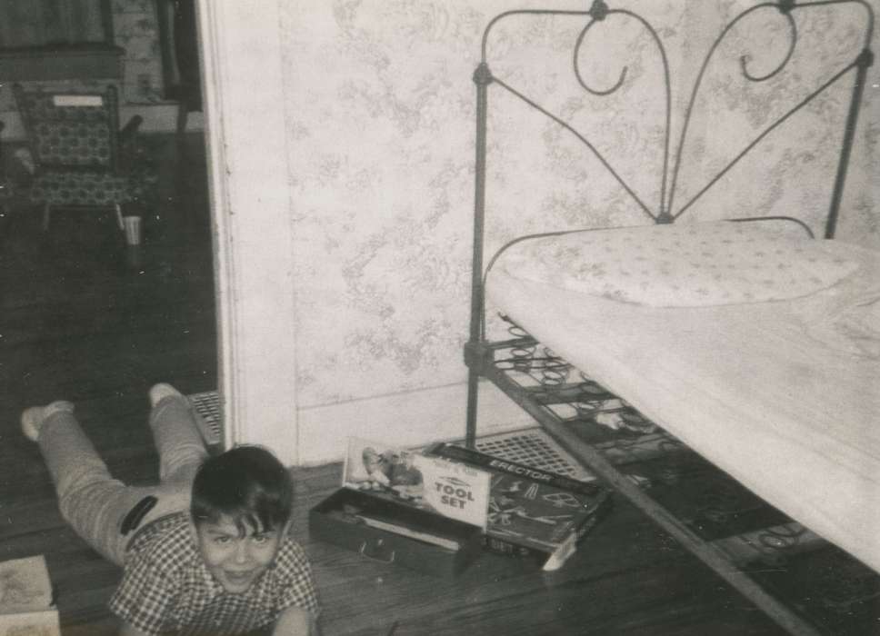 bedroom, Iowa, bed, Villisca, IA, Leisure, Children, Homes, Portraits - Individual, tool set, Salway, Evelyn, history of Iowa, Iowa History