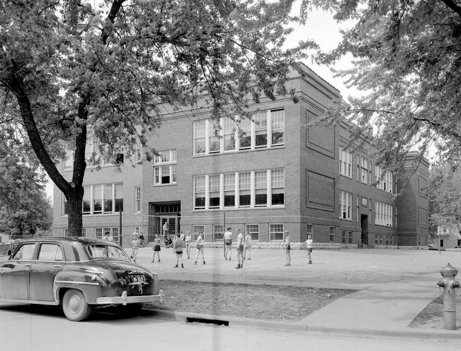 history of Iowa, Iowa History, Ottumwa, IA, Lemberger, LeAnn, Motorized Vehicles, recess, Iowa, Children, Cities and Towns, Schools and Education, school