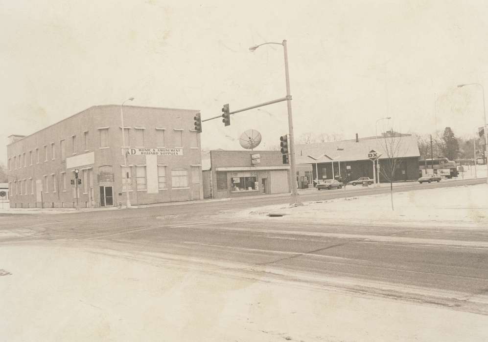 Main Streets & Town Squares, history of Iowa, Iowa History, Winter, Businesses and Factories, Waverly, IA, Iowa, Cities and Towns, stoplight, Waverly Public Library