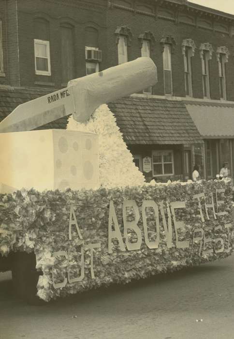 Waverly, IA, Fairs and Festivals, parade float, history of Iowa, Main Streets & Town Squares, Iowa, parade, Cities and Towns, Waverly Public Library, Iowa History, Outdoor Recreation, Holidays