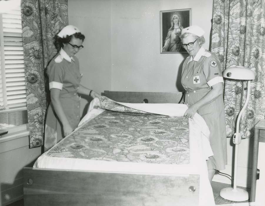 Waverly Public Library, history of Iowa, Iowa History, IA, bed, nurse, Iowa, nurse cap, Hospitals, correct date needed, blanket, Labor and Occupations