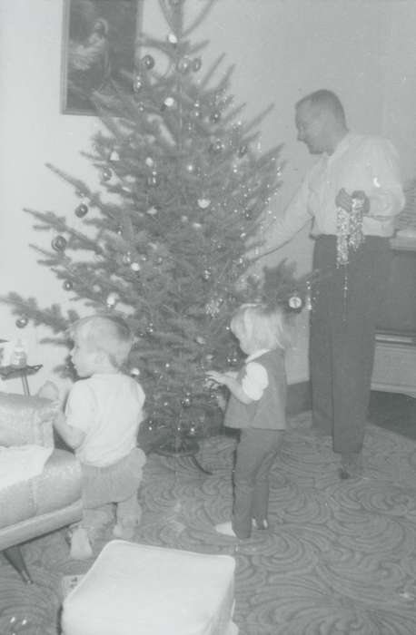 christmas, Glaza, Dave, history of Iowa, Iowa History, christmas tree, Holidays, Iowa, living room, Homes, Children, Des Moines, IA