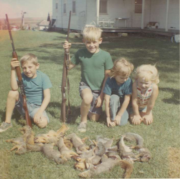 Peck, Dona, guns, history of Iowa, Iowa, squirrel, Children, Iowa History, hunting, Portraits - Group, Postville, IA