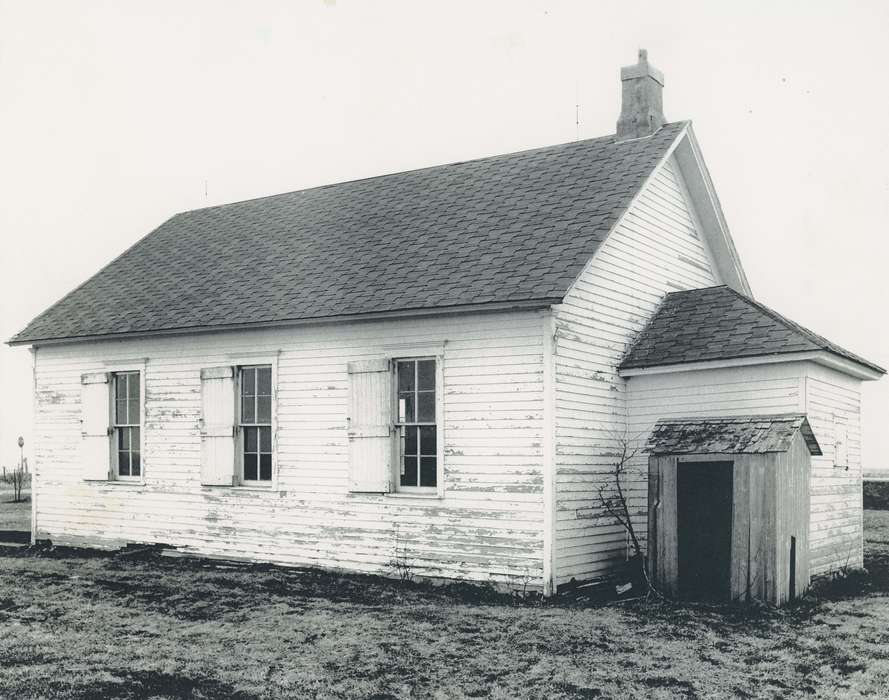 rural school, history of Iowa, Iowa History, University of Northern Iowa Museum, Laurens, IA, shed, window, one room schoolhouse, school, Iowa, Schools and Education, schoolhouse, chimney