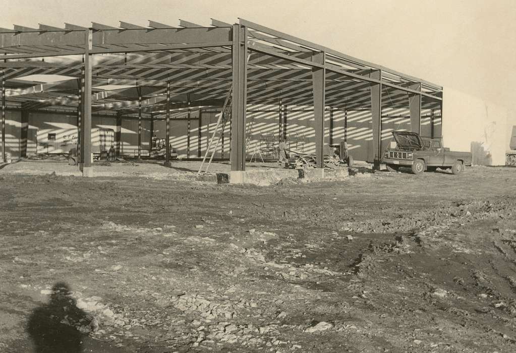history of Iowa, Iowa History, Motorized Vehicles, Businesses and Factories, Waverly, IA, building, Iowa, Cities and Towns, construction, Waverly Public Library