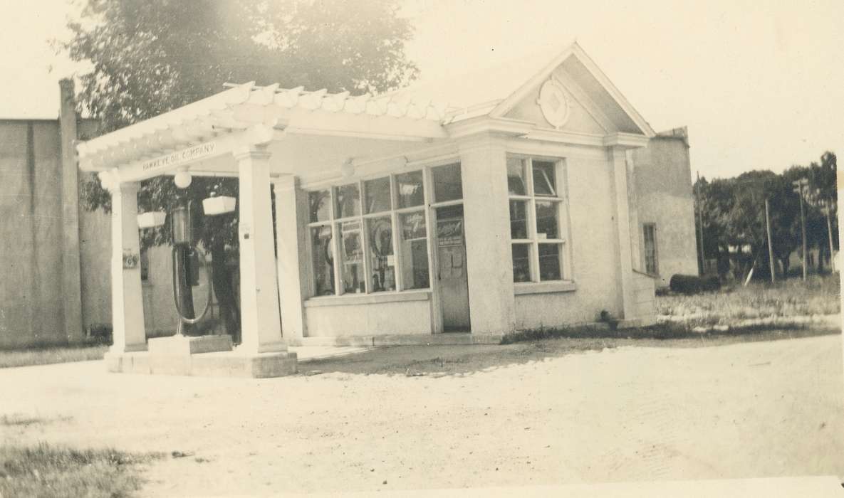 Main Streets & Town Squares, history of Iowa, Iowa History, Businesses and Factories, gas station, Iowa, correct date needed, Waverly Public Library