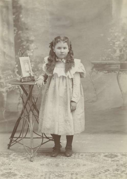 history of Iowa, Maharry, Jeanne, Iowa History, Iowa, correct date needed, Children, photograph, dress, Lenox, IA, Portraits - Individual
