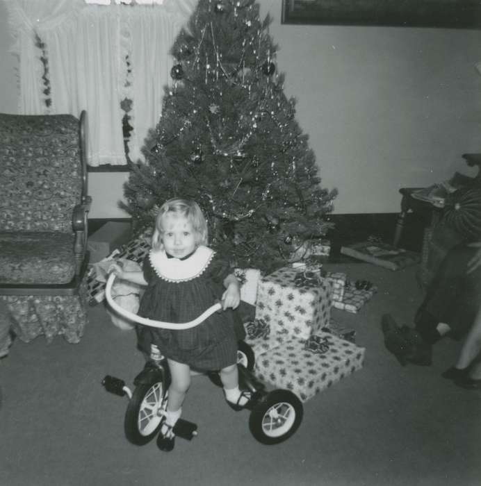 christmas, history of Iowa, Iowa History, christmas tree, presents, Holidays, Iowa, tricycle, USA, Children, Foreman, Jane