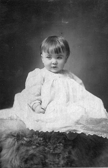 baby, Iowa, Children, Portraits - Individual, dress, Bemis, Amy, Dubuque, IA, history of Iowa, Iowa History