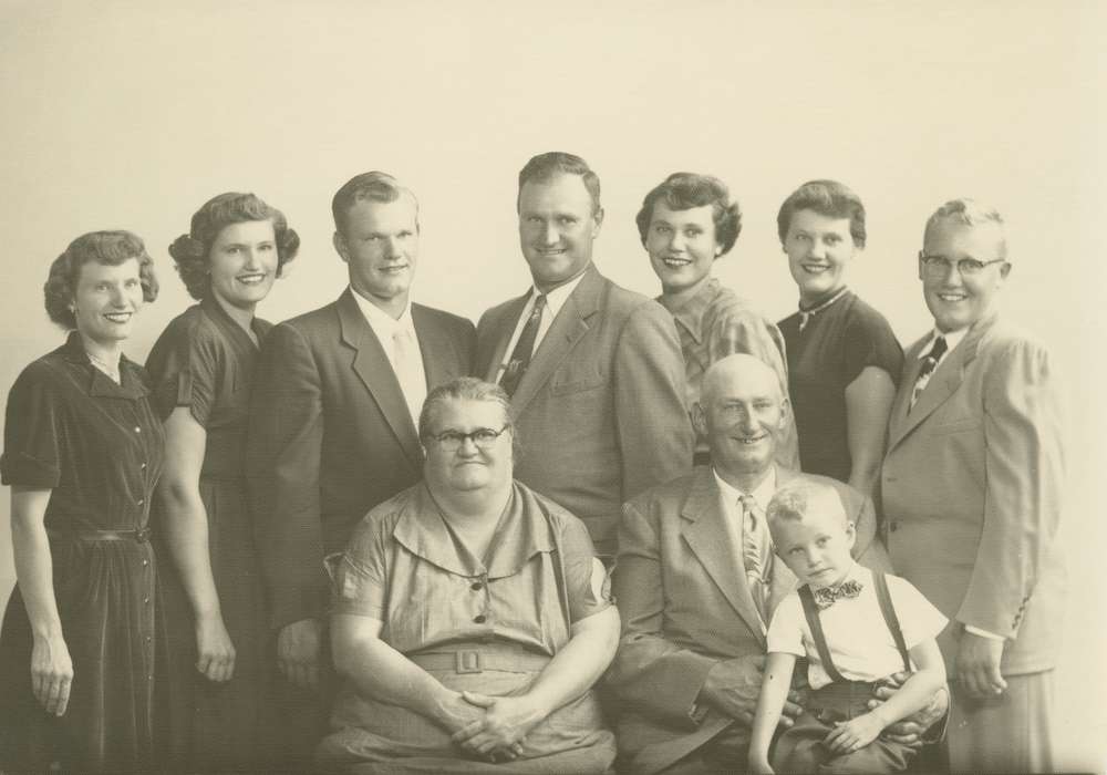 Portraits - Group, history of Iowa, Iowa, Frederika, IA, Iowa History, Families, Griesert, Lori