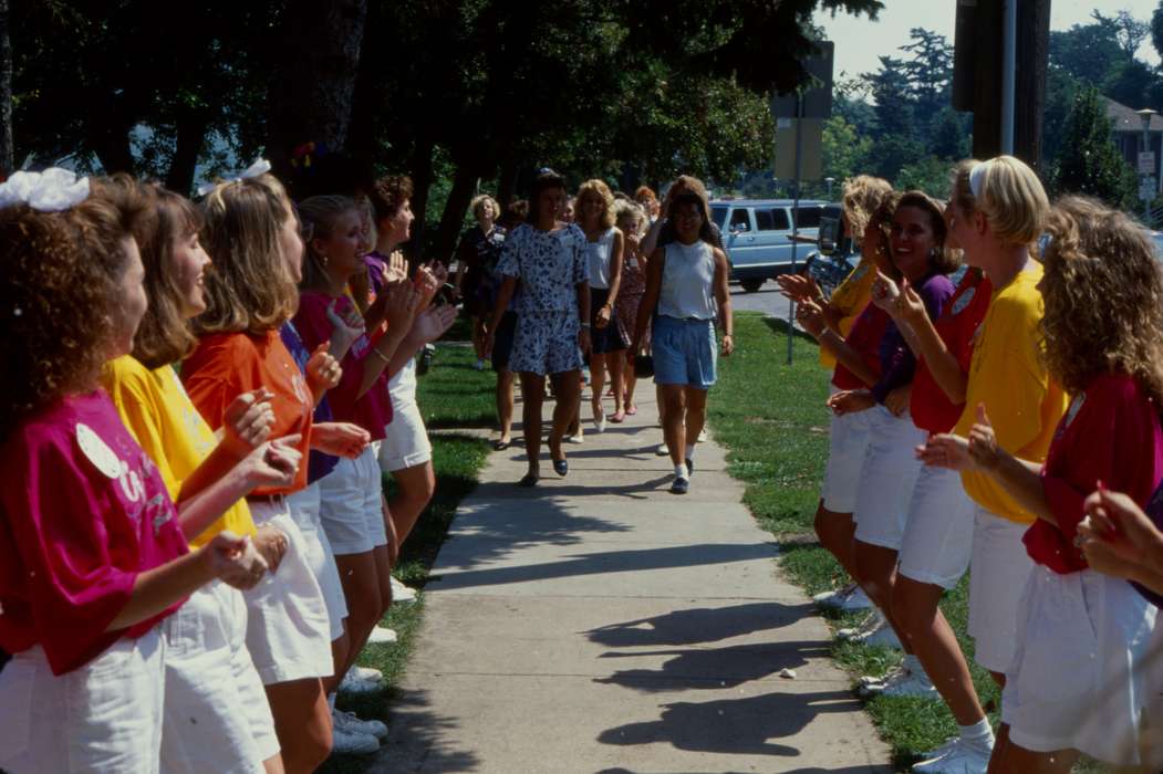 hair bow, Iowa, UNI Special Collections & University Archives, Schools and Education, uni, crowd, sidewalk, Entertainment, university of northern iowa, Cedar Falls, IA, history of Iowa, Iowa History