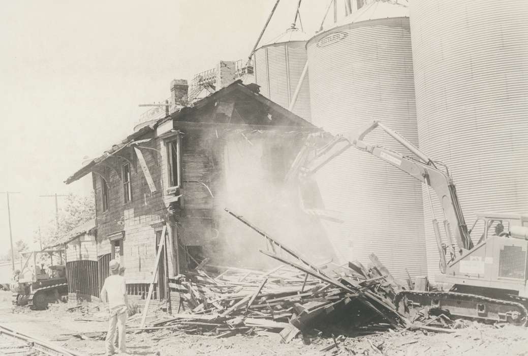 history of Iowa, silo, wood, railroad, Waverly Public Library, Iowa, Motorized Vehicles, Iowa History, depot, correct date needed, demolition, Shell Rock, IA, Labor and Occupations, Wrecks