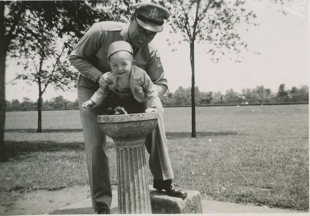Portraits - Group, history of Iowa, Iowa History, Christopher, Diane, drinking, Iowa, Outdoor Recreation, Waterloo, IA, bubbler, Children, water fountain