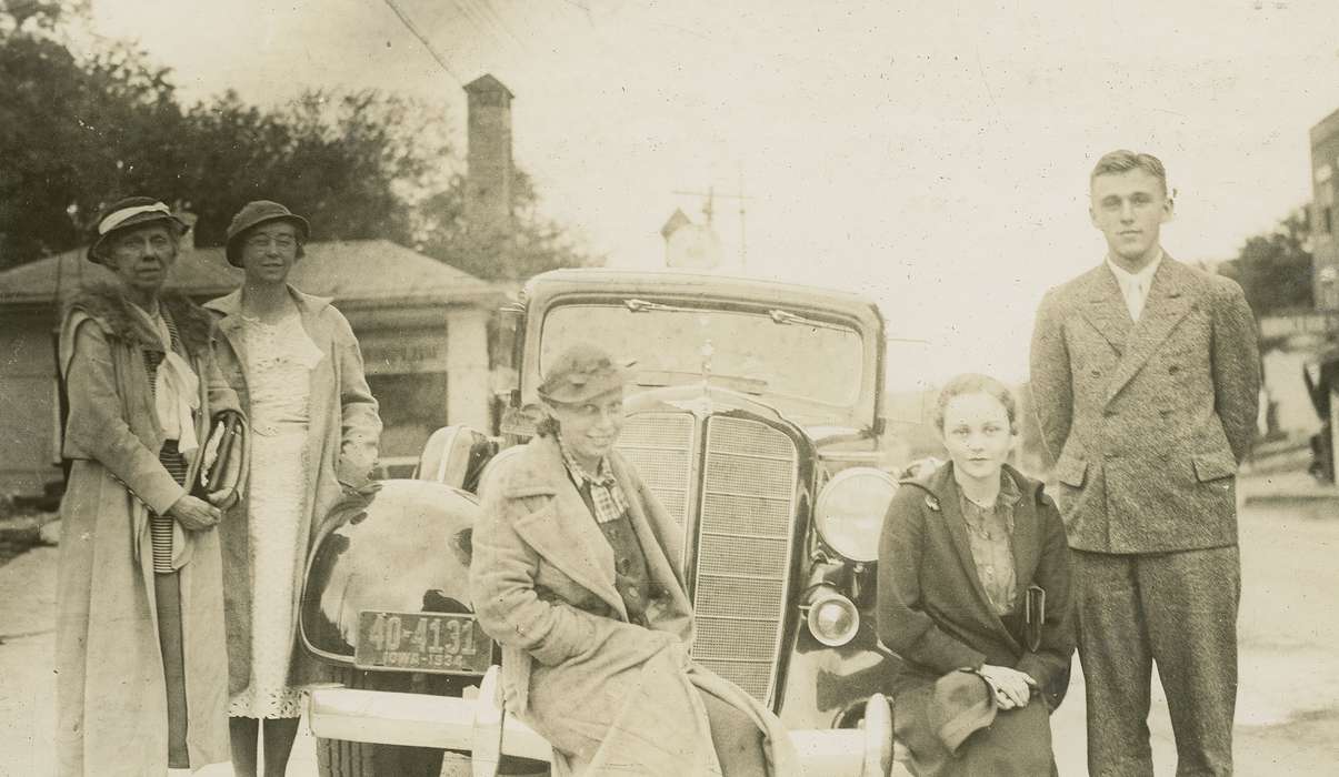 Portraits - Group, history of Iowa, women, Iowa History, Motorized Vehicles, Webster City, IA, car, Iowa, McMurray, Doug