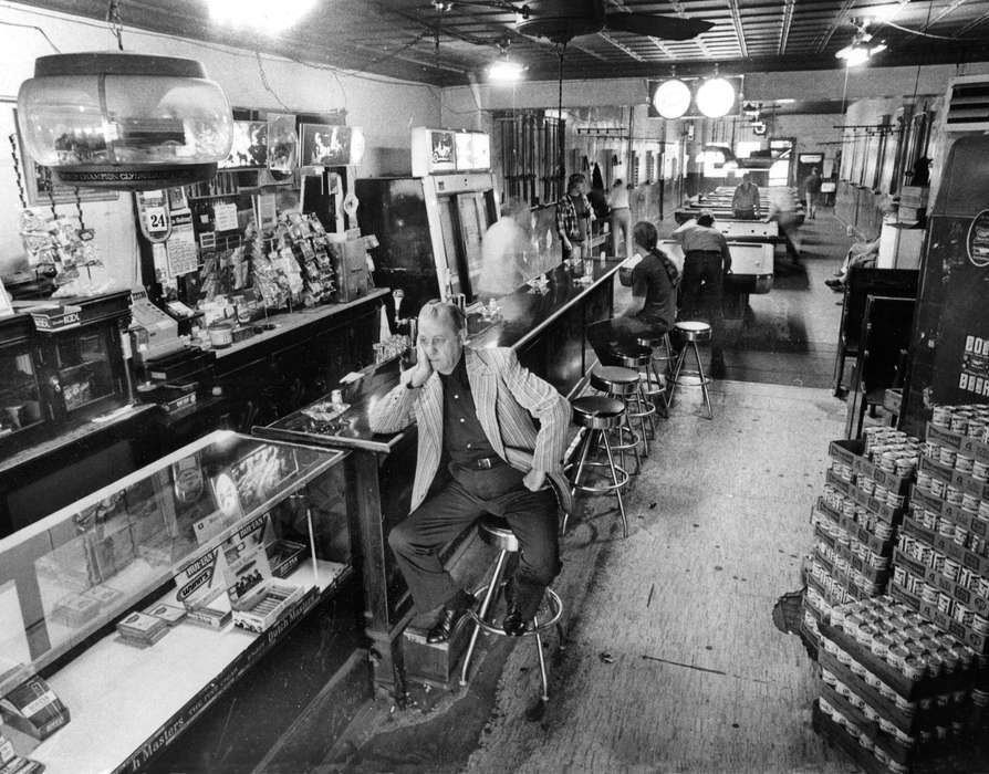 Leisure, history of Iowa, Iowa History, Ottumwa, IA, store, Businesses and Factories, can, Iowa, Lemberger, LeAnn, pool table, stool, counter